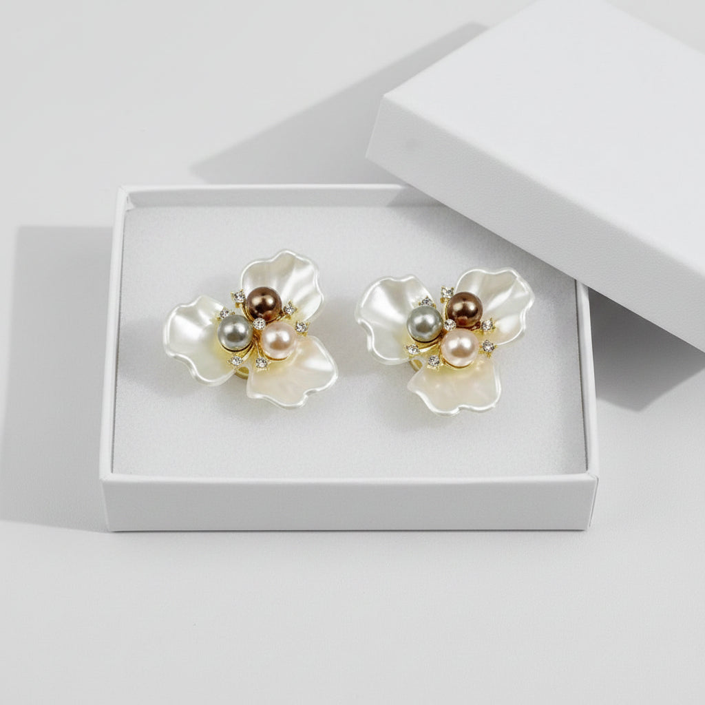 Pearl Trio Petal (Pair)